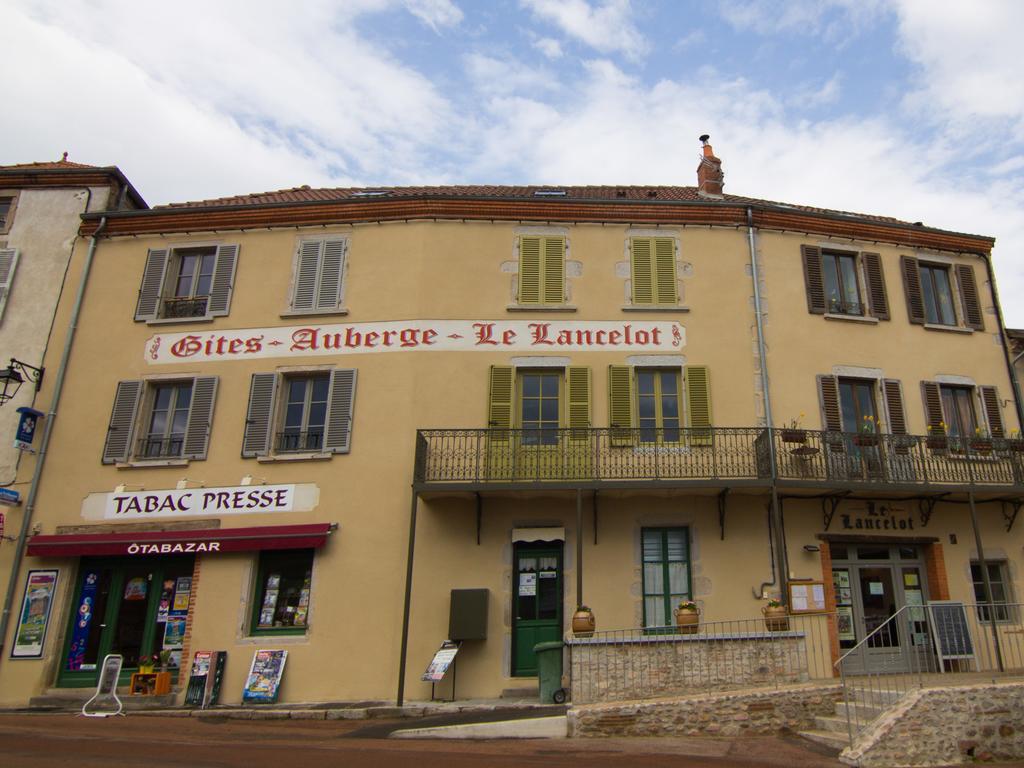 Gites Le Lancelot Ambierle Exterior foto